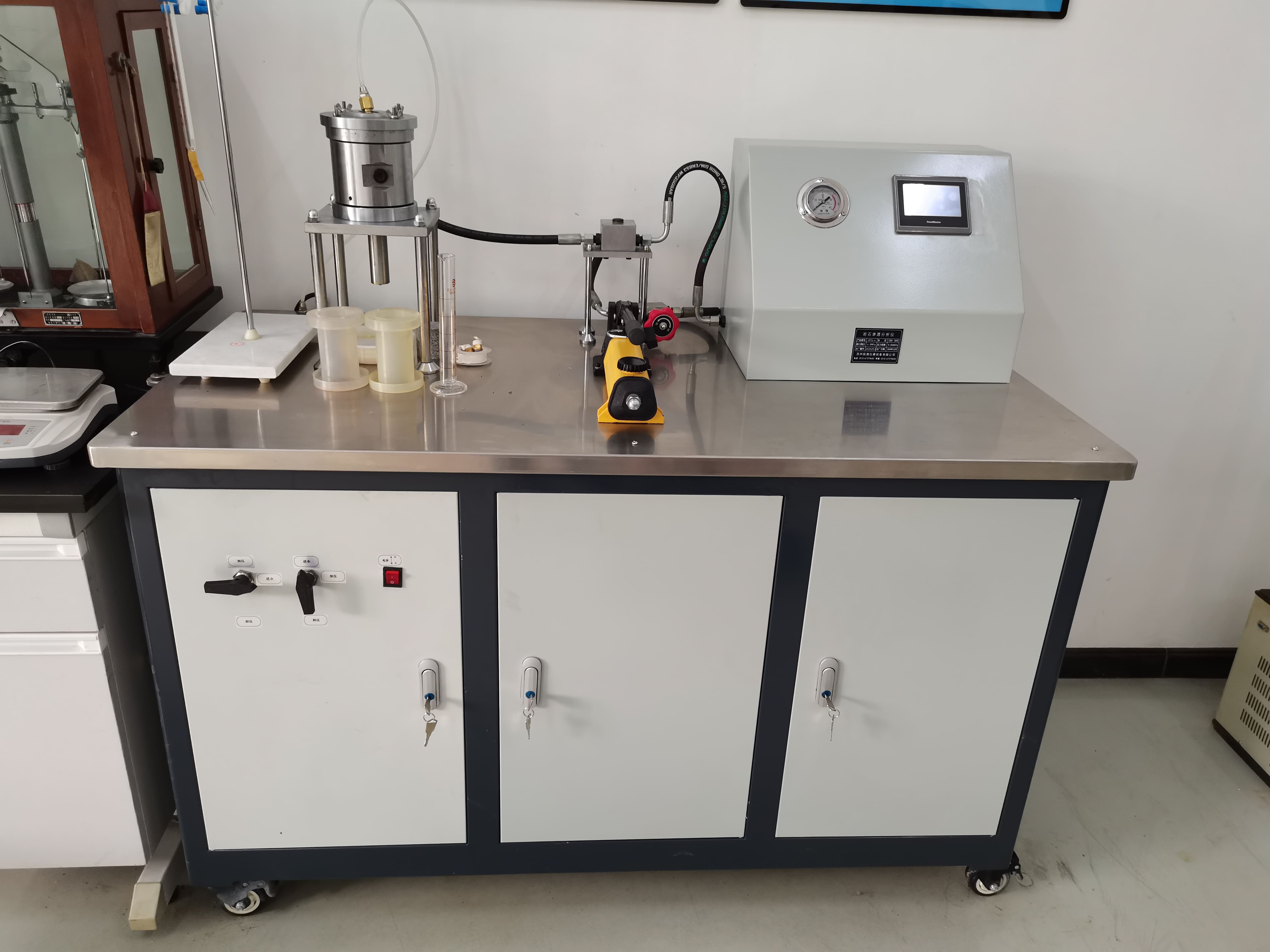 2、HYS-4岩石渗透分析仪